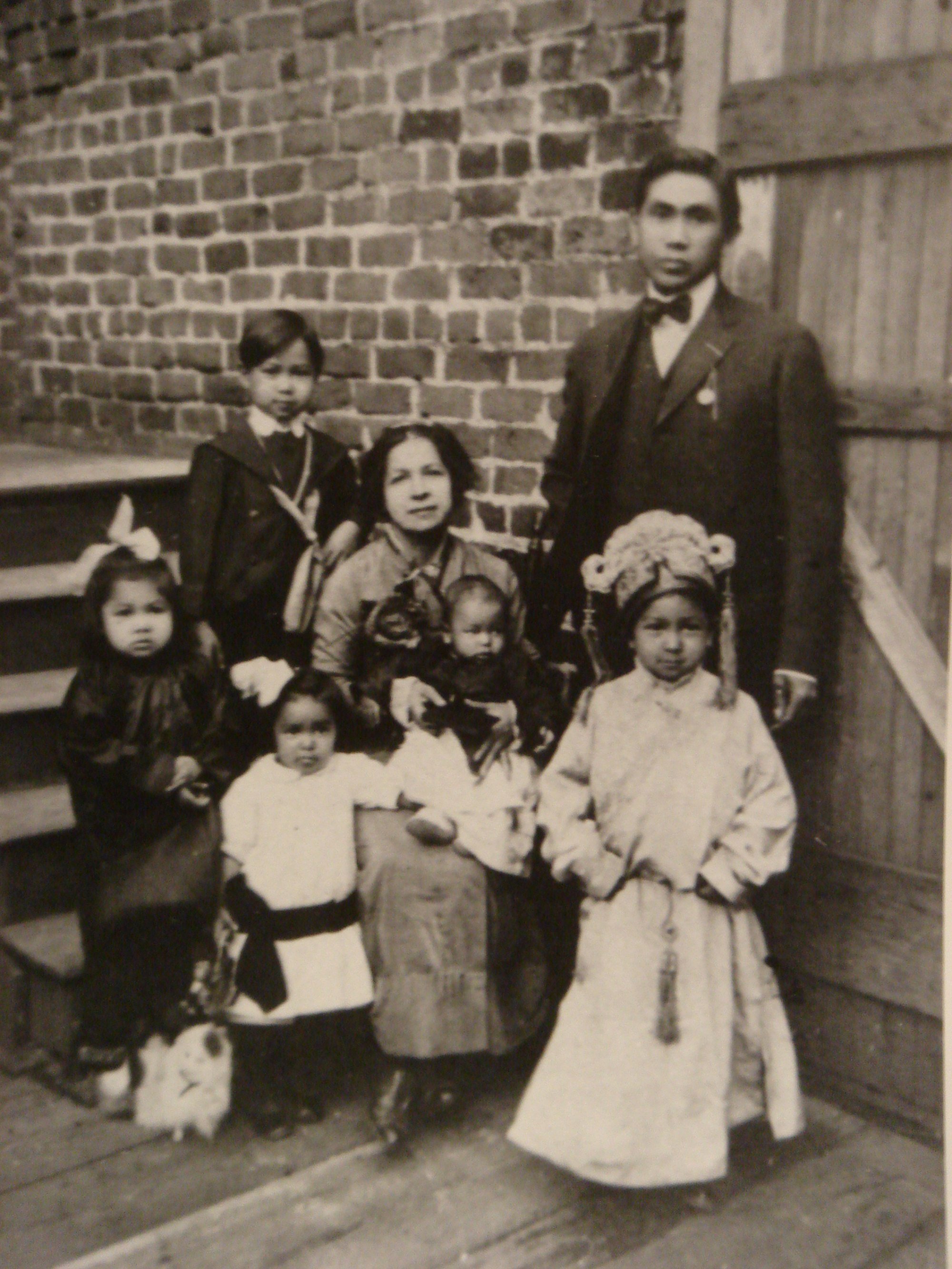 Chung T’ai Peng with his family, including baby Robert Earl Chan (centre), in 1914. His oldest son, Archie, was the first Chinese-American baby born in the state of Georgia. Photo: courtesy of Alexandra Chan
