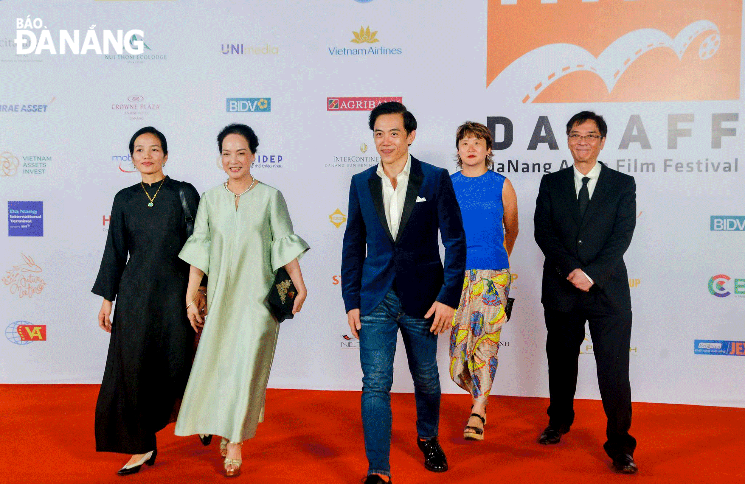   Filmmakers, actors and actresses stride on the red carpet of DANAFF II. Photo: X.D