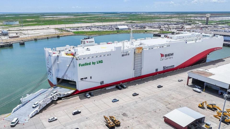 Volkswagen Group of America recently opened a logistics hub in Freeport, Texas, that has the capacity to handle up to 140,000 imported vehicles annually. (Photo: Volkswagen)