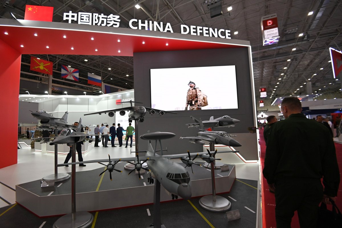China defence expo in Russia
