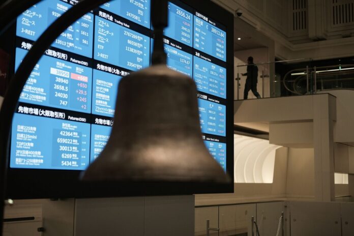 Asian Stocks to Fall, Yen Steadies After Surge: Markets Wrap