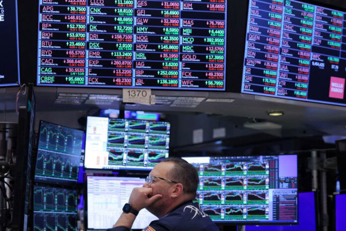 S&P 500, Nasdaq pause as banks kick off earnings season