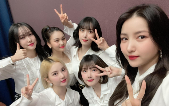 K-pop girl groups 2NE1, GFriend, Lovelyz reunite for respective anniversary celebrations