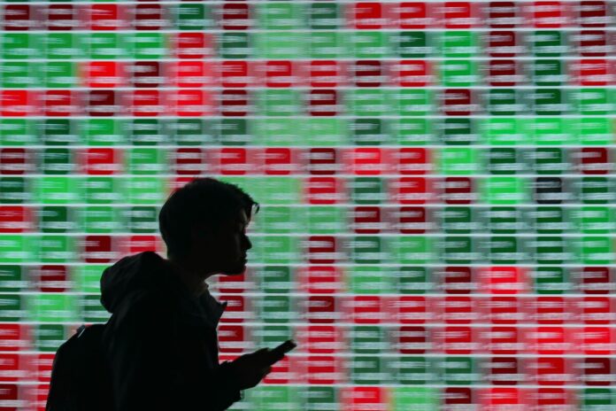 Asia Eyes Soft Open After Fed, US Tech Earnings: Markets Wrap