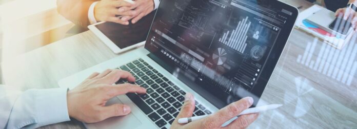 Exploring High Growth Tech Stocks in Asia