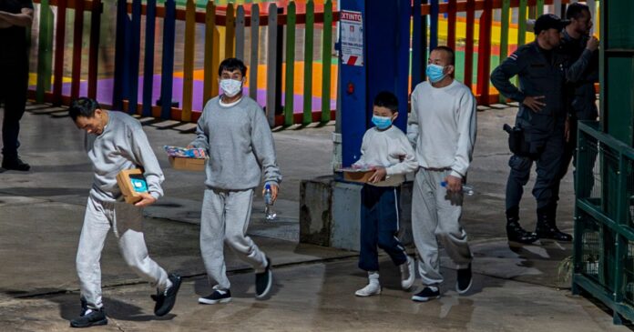 Group of mostly Asian migrants deported from U.S. arrive in Costa Rica