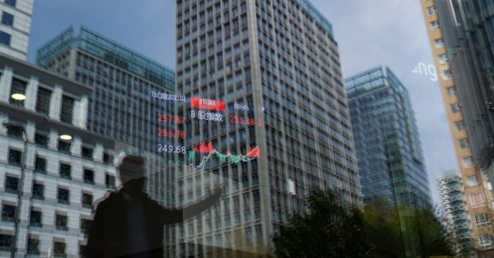 Asian stocks edge up as US trade deals, fiscal health Asian stocks edge up as US trade deals, fiscal health in focus