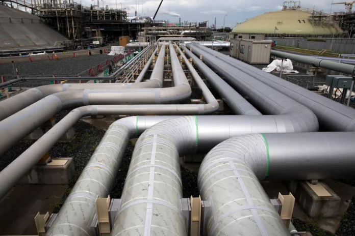 US LNG loses ground in Asia as tariffs, politics stall Alaska megaproject