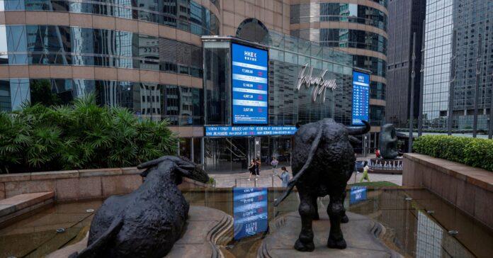 Asia stocks, yen look past Japan politics as earnings loom