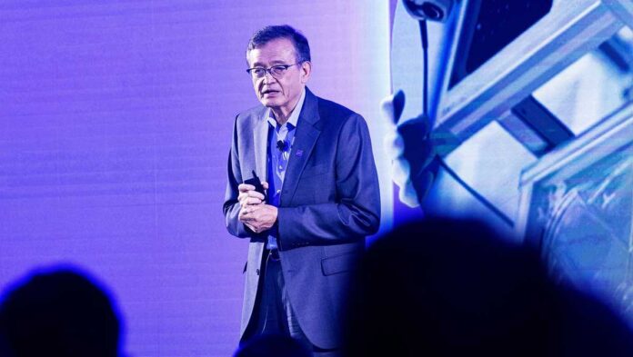 Trump calls on Intel CEO to resign