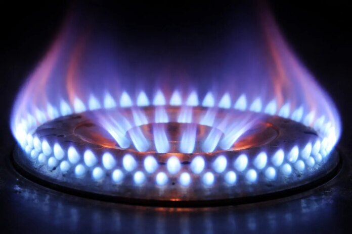 Natural Gas Price Today (Dec. 24, 2025): Latest Market News, LNG Updates, Weather Signals, and 2026 Forecast