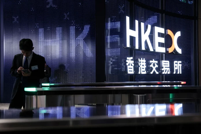 Asian stocks fall amid AI spending concerns; MSCI Asia-Pacific Index slides 1%