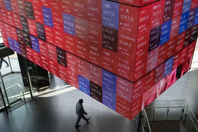 Asian Stocks Set for Gains as Chipmakers Rebound: Markets Wrap