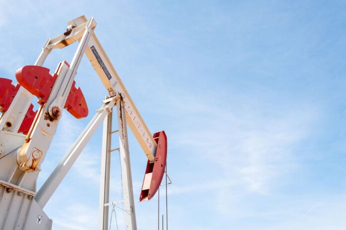 US Stock Futures Slip on Alphabet, Oil Advances: Markets Wrap