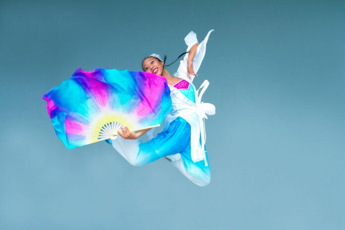 Performance uses mix of Chinese dance, ballet and martial arts to explore historical narratives
