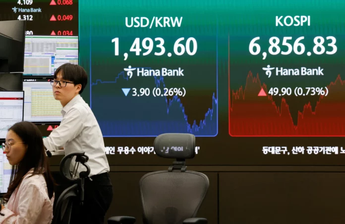 Asian tech stocks rise as oil advances; Kospi up 2.8%