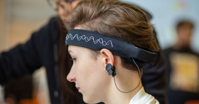 China pushes brain-computer interfaces toward commercial use