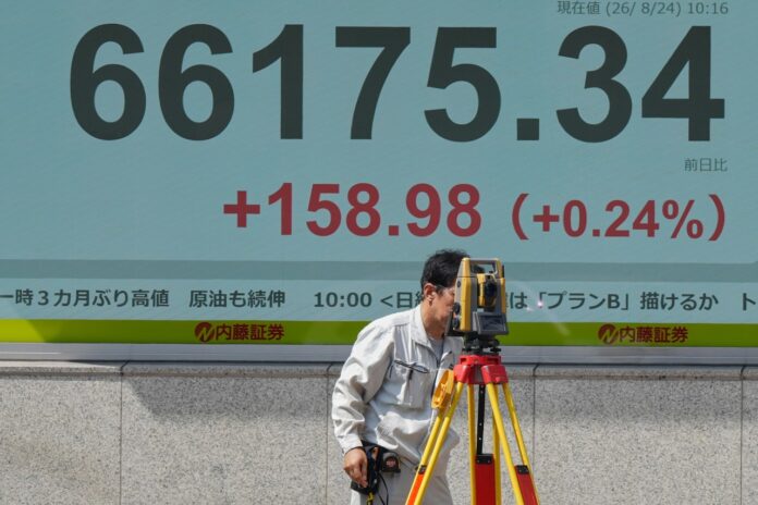 Falling oil prices help calm the stock and bond markets