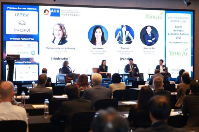 (From left) Maria Antonia von Schoenburg, CEO of the Korean-German Chamber of Commerce and Industry (KGCCI); Juliana Lee, Chief Economist for Asia at Deutsche Bank; Heewhan Lee, CEO of Airbus Korea; and Geunmin Ryu, CEO of Trump Korea, are participating in the 