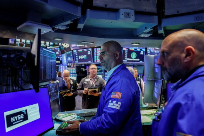 US stocks fall as 10-year Treasury yield hits highest since 2007